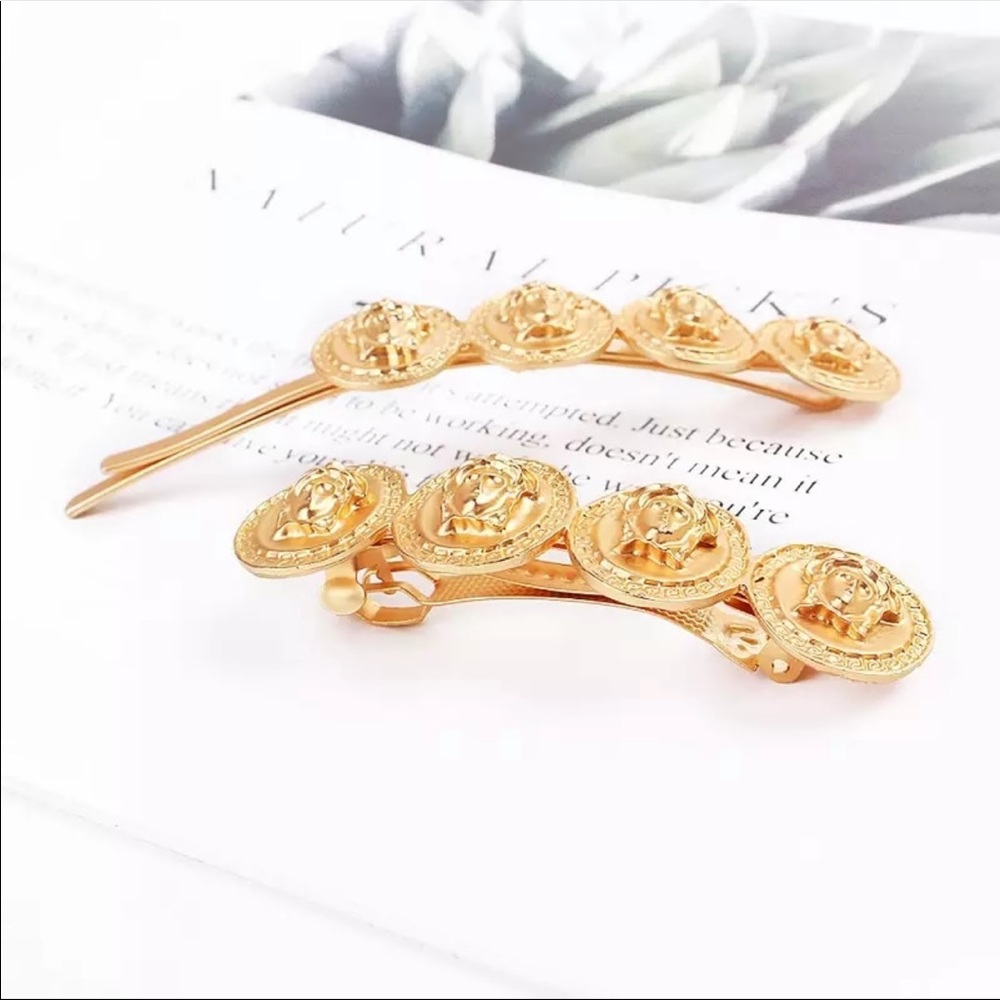 Woman hair accessories